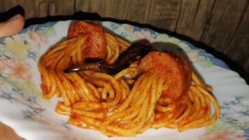 Sucuklu Makarna Tarifi ? Sucuklu Makarna Nasıl Yapılır ?