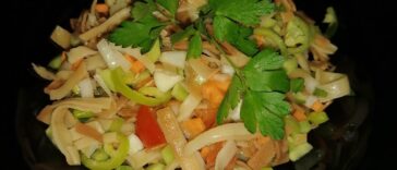 Erişte Salatası Nasıl Yapılır? Erişteli Salata Tarifi?