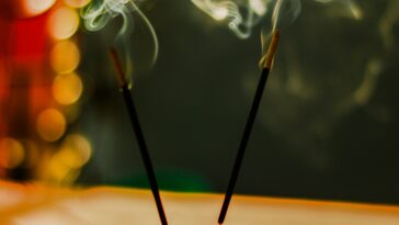 tutsu ve tutsulerin buyulu dunyasi meditasyon ve huzur arayisinda rehberiniz