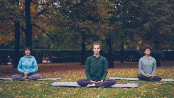 evde meditasyona baslamak 10 adimlik sabah rutini