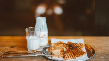 kopuklu ayran nasil yapilir yayik ayran tarifi