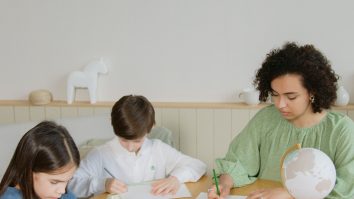 icsel cocuk terapisi nedir gecmis yaralari iyilestirme
